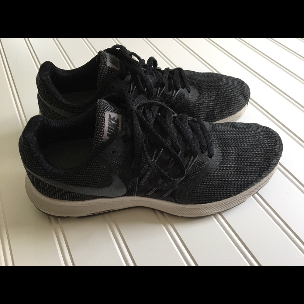 Ladies Nike Run Swift Size 8